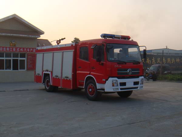 东风天锦泡沫消防车